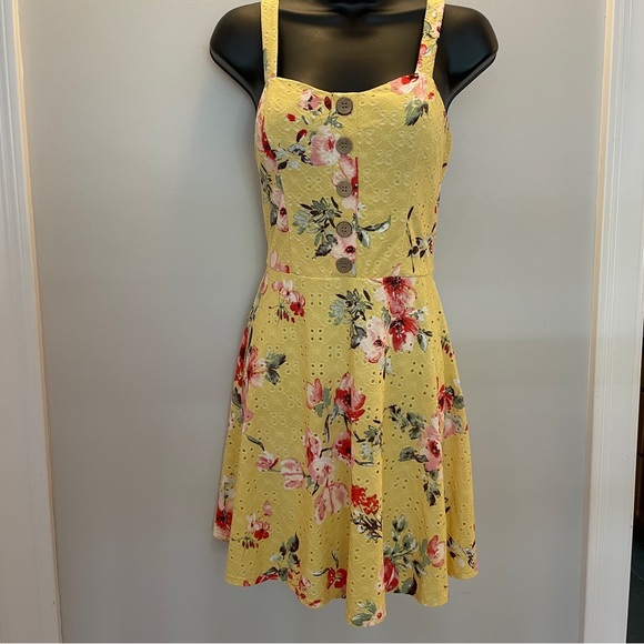 Size M BCX casual summer dress in a comfortable and cool fabric - Picture 2 of 5